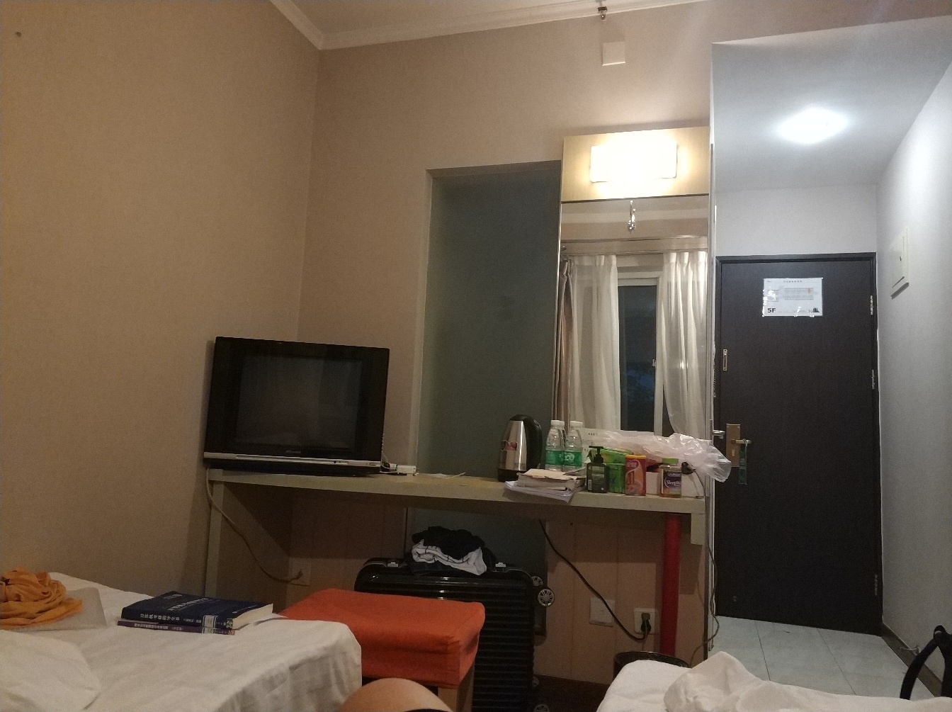 这里写图片描述